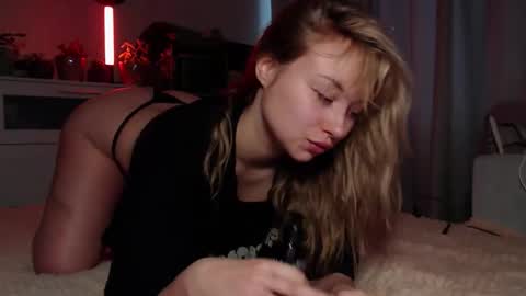 sheeeeesh_gurl online show from 10-13-25, 01:22
