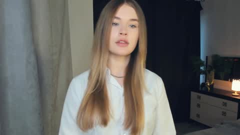 Snapshot of sheenaeast chatting on 12-23-24, 06:55 Violet online show from 12-23-24, 06:55