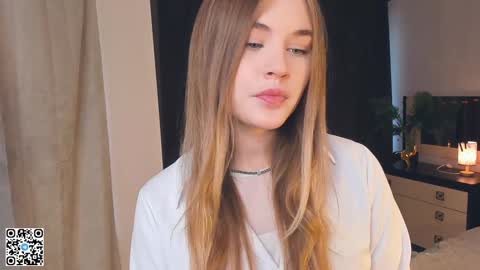 Snapshot of sheenaeast chatting on 12-27-24, 08:13 Violet online show from 12-27-24, 08:13