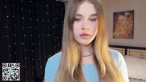 Snapshot of sheenaeast chatting on 12-29-24, 06:35 Violet online show from 12-29-24, 06:35