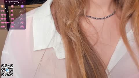 Snapshot of sheenaeast chatting on 12-30-24, 10:10 Violet online show from 12-30-24, 10:10