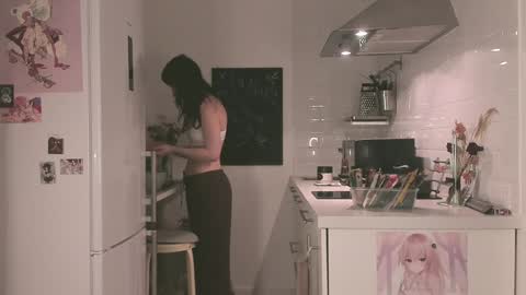 Snapshot of sheeny_shy chatting on 12-21-24, 09:36 Chiara online show from 12-21-24, 09:36