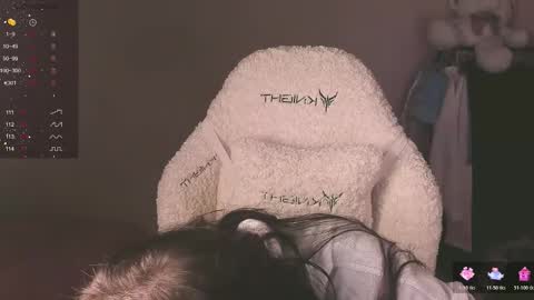 Snapshot of sheeny_shy chatting on 11-29-25, 01:03 Chiara online show from 11-29-25, 01:03