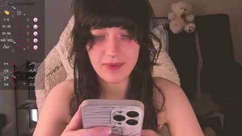 Snapshot of sheeny_shy chatting on 03-27-26, 01:11 Chiara online show from 03-27-26, 01:11