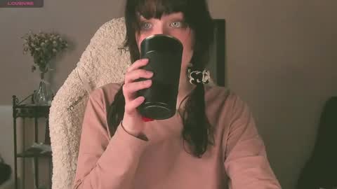 Snapshot of sheeny_shy chatting on 04-21-26, 10:23 Chiara online show from 04-21-26, 10:23