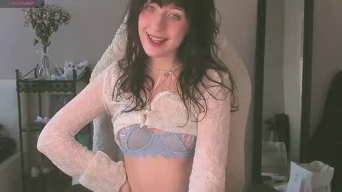 Snapshot of sheeny_shy chatting on 04-22-26, 11:34 Chiara online show from 04-22-26, 11:34