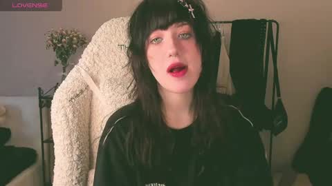 Snapshot of sheeny_shy chatting on 04-30-26, 09:59 Chiara online show from 04-30-26, 09:59