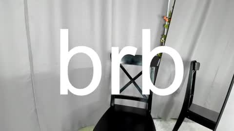 Snapshot of shei1a_shy chatting on 02-08-25, 04:14 Amely online show from 02-08-25, 04:14