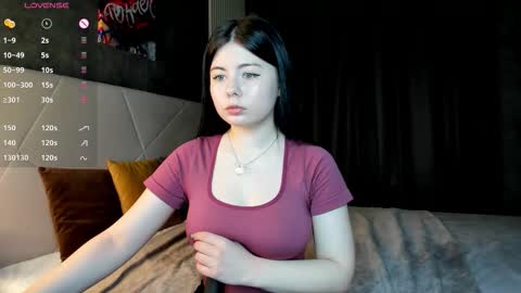 Snapshot of shei1a_shy chatting on 09-22-25, 08:27 Amely online show from 09-22-25, 08:27