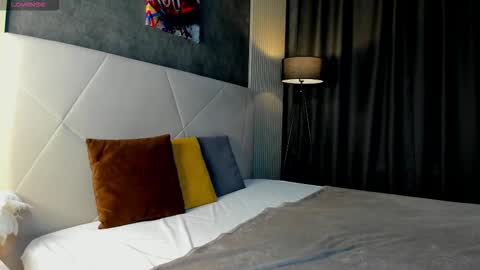 Snapshot of shei1a_shy chatting on 12-15-25, 09:24 Amely online show from 12-15-25, 09:24