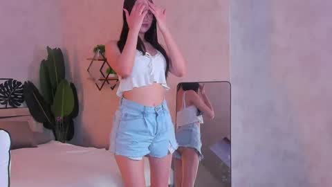 Snapshot of shei1a_shy chatting on 03-25-26, 10:21 Amely online show from 03-25-26, 10:21