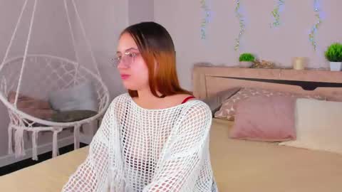 Snapshot of shei1a_shy chatting on 06-03-26, 10:40 Amely online show from 06-03-26, 10:40
