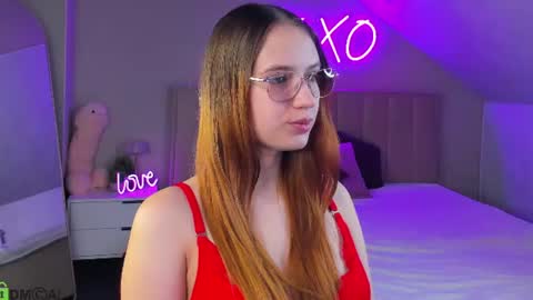 Snapshot of shei1a_shy chatting on 06-18-26, 11:25 Amely online show from 06-18-26, 11:25
