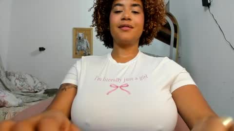 Snapshot of sheilamakano70 chatting on 05-04-26, 11:34 Sheila Makano online show from 05-04-26, 11:34