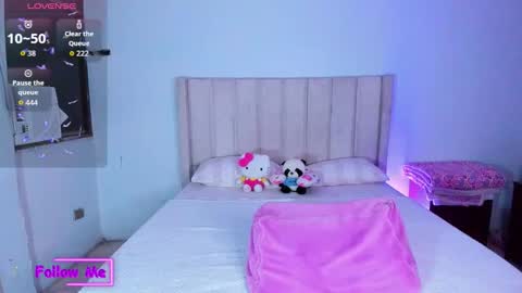 Snapshot of sheirysex chatting on 11-11-25, 02:33 Danna online show from 11-11-25, 02:33