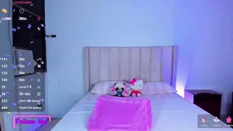 Snapshot of sheirysex chatting on 11-19-25, 02:44 Danna online show from 11-19-25, 02:44