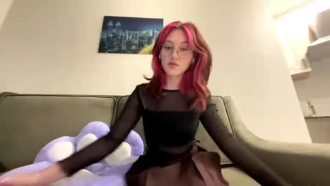 Snapshot of shelbadeahl chatting on 07-12-26, 05:15 Kate online show from 07-12-26, 05:15