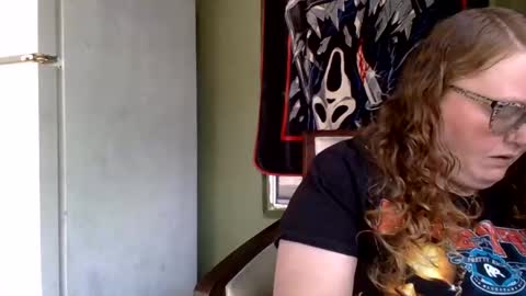 Snapshot of shelbyannn chatting on 04-21-26, 02:23 Red online show from 04-21-26, 02:23