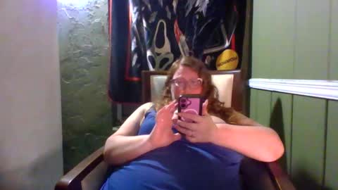 Snapshot of shelbyannn chatting on 04-22-26, 04:26 Red online show from 04-22-26, 04:26