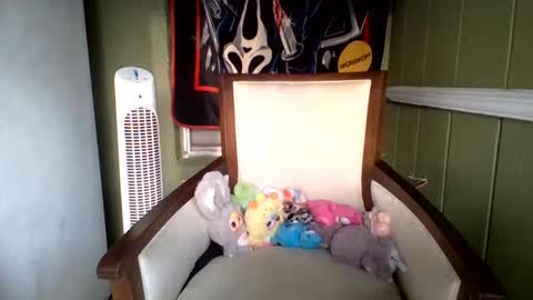 Snapshot of shelbyannn chatting on 05-02-26, 10:59 Red online show from 05-02-26, 10:59