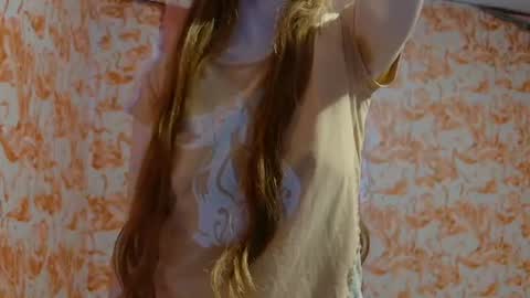 Snapshot of shelikessoymilk chatting on 07-10-26, 07:27 Erika online show from 07-10-26, 07:27