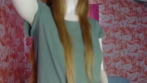 Snapshot of shelikessoymilk chatting on 07-19-26, 05:49 Erika online show from 07-19-26, 05:49