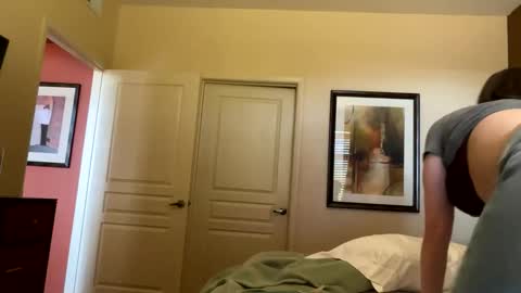 Snapshot of shell2822 chatting on 02-08-26, 10:24 shell2822 online show from 02-08-26, 10:24