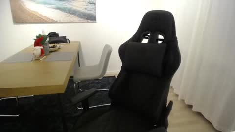 Shellsy H   online show from 12-19-24, 08:56