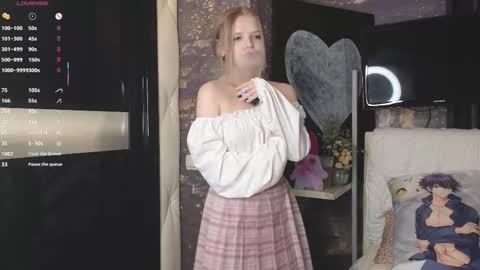 Snapshot of shellyboom chatting on 11-16-25, 08:36 shellyboom online show from 11-16-25, 08:36