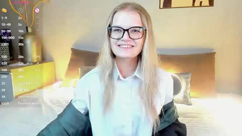 Snapshot of shellyboom chatting on 12-16-25, 06:46 shellyboom online show from 12-16-25, 06:46