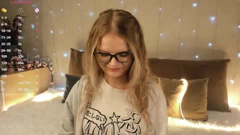 Snapshot of shellyboom chatting on 12-18-25, 05:41 shellyboom online show from 12-18-25, 05:41