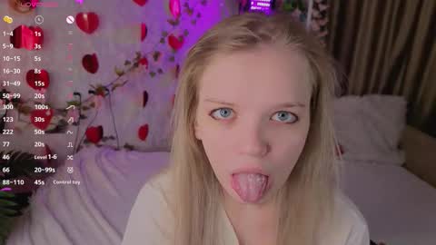 Snapshot of shellyboom chatting on 02-25-26, 04:05 shellyboom online show from 02-25-26, 04:05