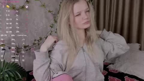 Snapshot of shellyboom chatting on 03-09-26, 04:22 shellyboom online show from 03-09-26, 04:22