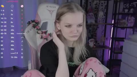 Snapshot of shellyboom chatting on 04-13-26, 04:23 shellyboom online show from 04-13-26, 04:23