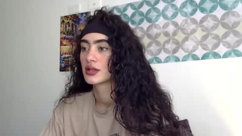 S H E L S Y online show from 05-25-26, 09:54
