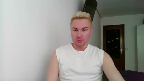 sheny_y online show from 05-18-26, 08:31