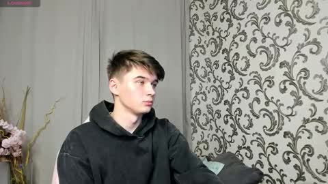 Snapshot of sherlockmax chatting on 09-18-25, 05:59 Max online show from 09-18-25, 05:59