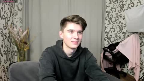 Snapshot of sherlockmax chatting on 09-26-25, 04:55 Max online show from 09-26-25, 04:55