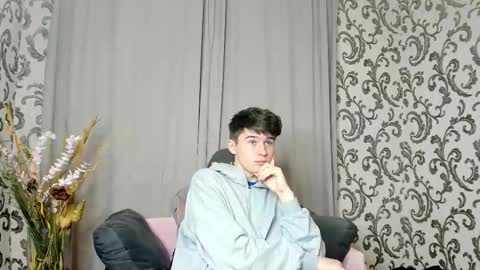 Snapshot of sherlockmax chatting on 10-04-25, 06:39 Max online show from 10-04-25, 06:39