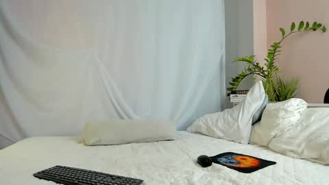 Max online show from 03-29-26, 04:34