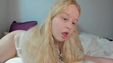 Snapshot of sherlystero chatting on 05-19-26, 07:26 sher online show from 05-19-26, 07:26