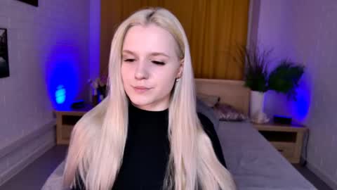 Snapshot of sherributlers chatting on 06-06-26, 05:12 Sweet Sherri online show from 06-06-26, 05:12