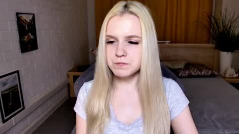 Snapshot of sherributlers chatting on 06-10-26, 05:28 Sweet Sherri online show from 06-10-26, 05:28