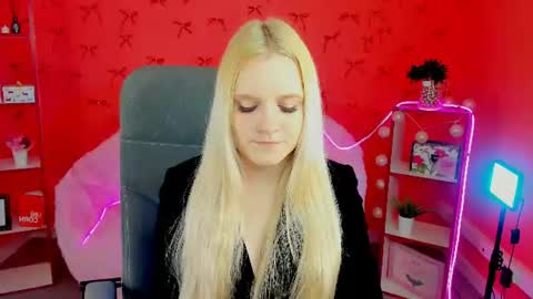 Snapshot of sherributlers chatting on 06-11-26, 05:16 Sweet Sherri online show from 06-11-26, 05:16