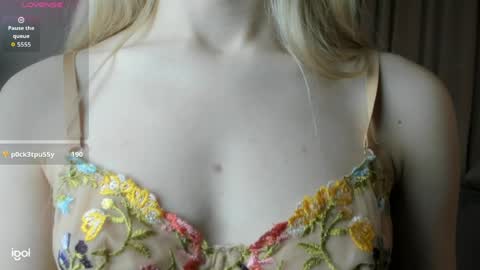 Snapshot of sherylllammey chatting on 04-30-26, 08:57 Sara online show from 04-30-26, 08:57