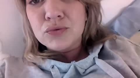 Snapshot of sheseemsinnocent chatting on 01-02-25, 07:40 sheseemsinnocent online show from 01-02-25, 07:40