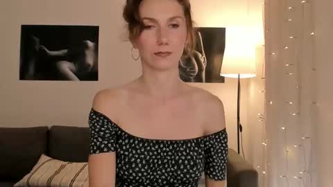 Snapshot of shesleepsnaked chatting on 04-02-26, 05:21 shesleepsnaked online show from 04-02-26, 05:21
