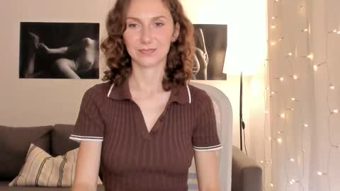 Snapshot of shesleepsnaked chatting on 05-19-26, 03:40 shesleepsnaked online show from 05-19-26, 03:40