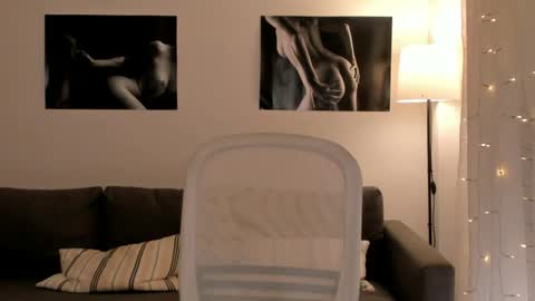 Snapshot of shesleepsnaked chatting on 07-16-26, 04:02 shesleepsnaked online show from 07-16-26, 04:02