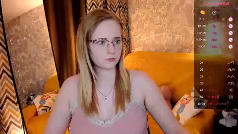 Snapshot of sheslinki chatting on 06-05-26, 08:42 Hello guys my name is Aemilia online show from 06-05-26, 08:42